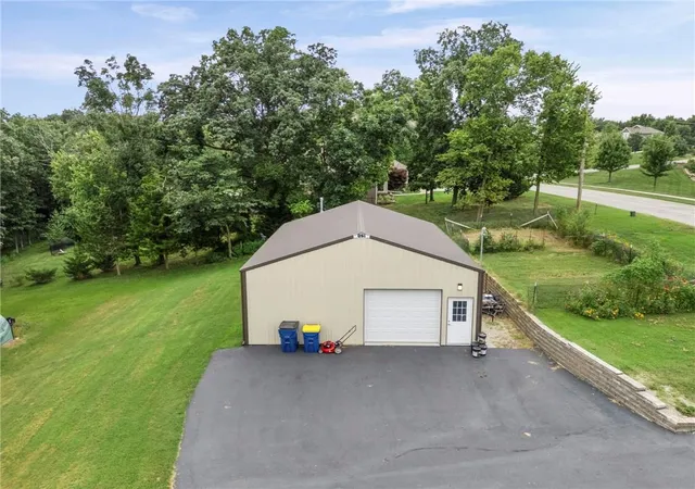 4th image of 32435 W 91St St, De Soto, KS 66018 | MLS# 2637146