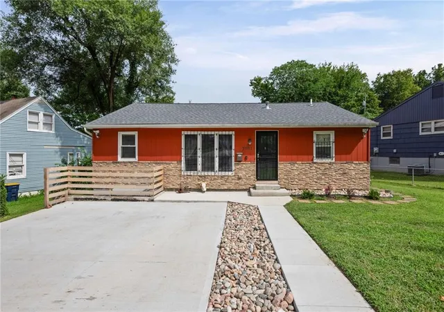 Photo 2 of Single family home for sale at 7101 Monroe Ave, Kansas City, MO 64132 | MLS# 2637150 | Listing updated on 2026-08-17