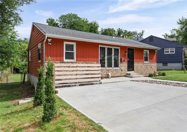 Photo 3 of Single family home for sale at 7101 Monroe Ave, Kansas City, MO 64132 | MLS# 2637150 | Listing updated on 2026-08-17