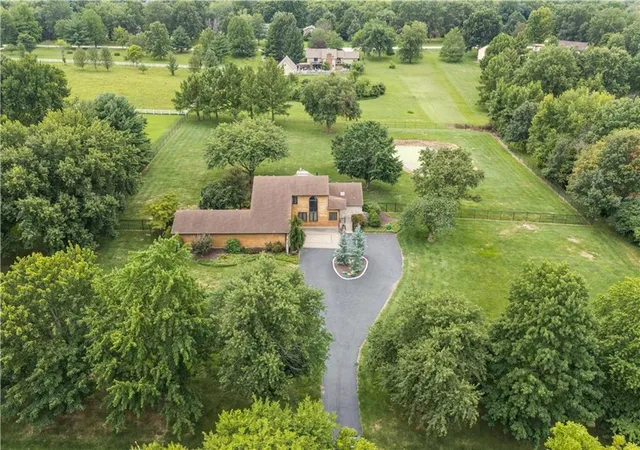 2nd image of 23911 E Cowherd Rd, Lees Summit, MO 64064 | MLS# 2637155