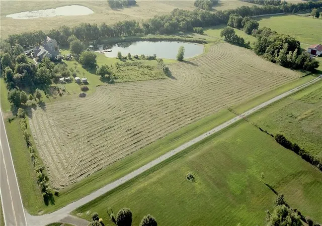 Photo 3 of Sale Pending at 2152 N 700 Road, Eudora, KS 66025 | MLS# 2637161 | Listing updated on 2026-09-15