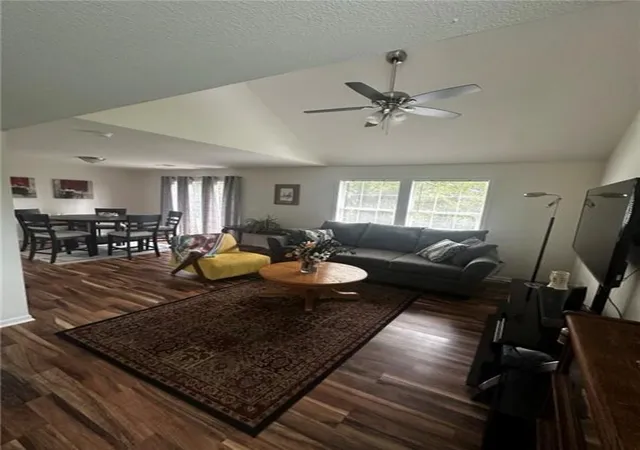 2nd image of 625 E Spring Ave, Bonner Springs, KS 66012 | MLS# 2637164