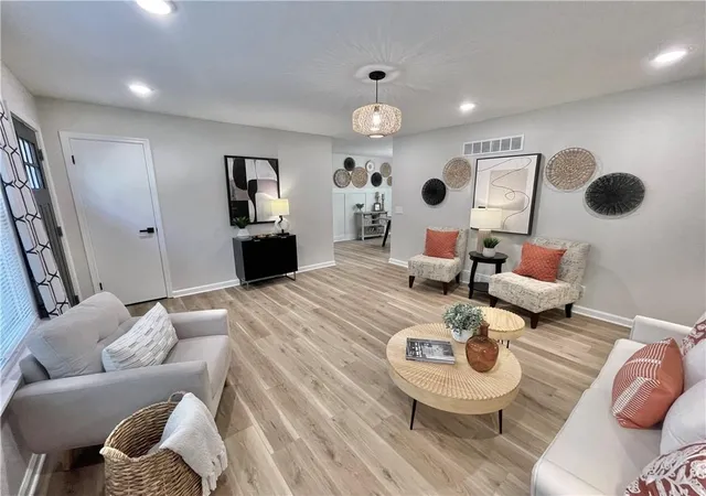 Photo 3 of Single family home for sale at 2512 Queen Ridge Dr, Independence, MO 64055 | MLS# 2637170 | Listing updated on 2026-10-03