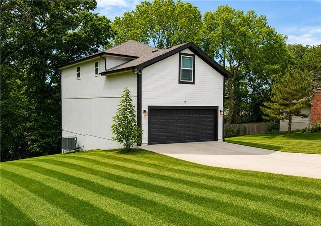 Photo 2 of Single family home for sale at 3508 N College Ave, Kansas City, MO 64117 | MLS# 2637171 | Listing updated on 2026-09-03