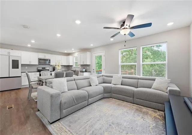 Photo 4 of Single family home for sale at 3508 N College Ave, Kansas City, MO 64117 | MLS# 2637171 | Listing updated on 2026-09-03