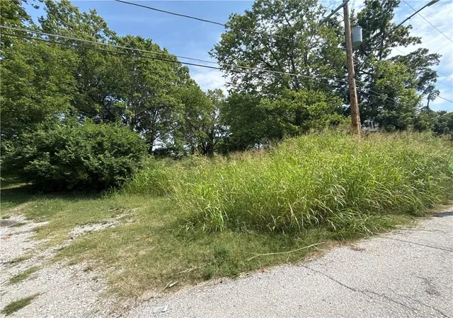 1st image of 11328 E Lexington Ave, Sugar Creek, MO 64054 | MLS# 2637172