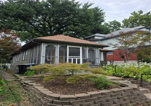 Photo 2 of Single family home for sale at 342 N Oakley Ave, Kansas City, MO 64123 | MLS# 2637175 | Listing updated on 2026-08-27