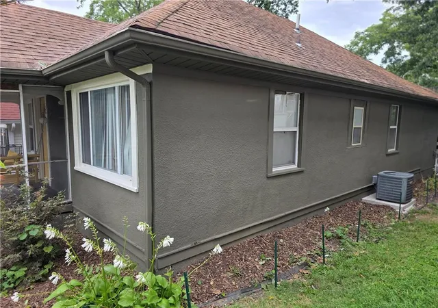 Photo 3 of Single family home for sale at 342 N Oakley Ave, Kansas City, MO 64123 | MLS# 2637175 | Listing updated on 2026-08-27