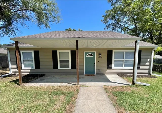 1st image of 302 Gum St, Garden City, MO 64747 | MLS# 2637184