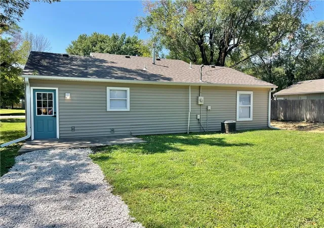 16th image of 302 Gum St, Garden City, MO 64747 | MLS# 2637184