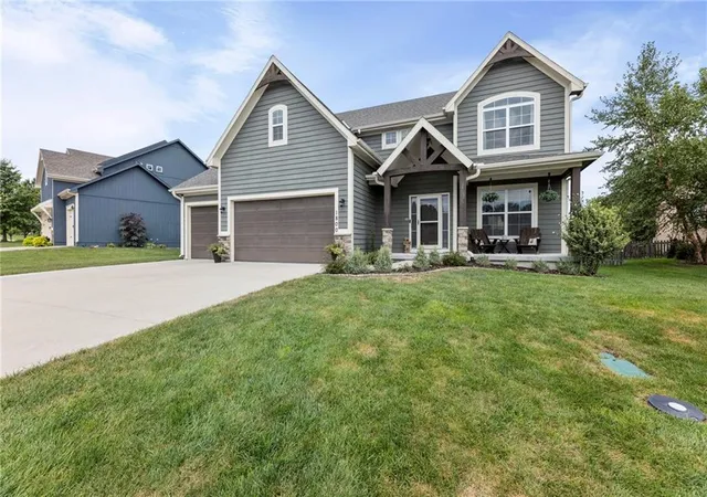 Photo 3 of Sale Pending at 1800 Knoll Crk Ln, Raymore, MO 64083 | MLS# 2637186 | Listing updated on 2026-08-31