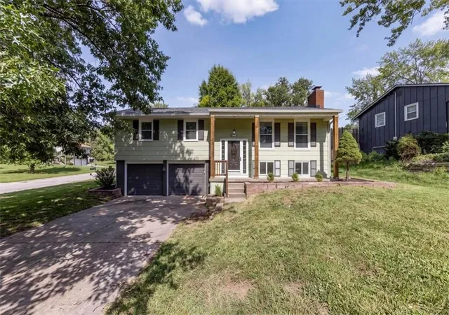Photo 1 of Single family home for sale at 6739 Nw Hilldale Dr, Kansas City, MO 64151 | MLS# 2637194 | Listing updated on 2026-09-22