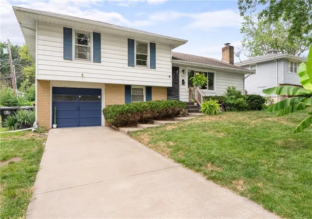Photo 1 of Sale Pending at 4200 S Mccoy St, Independence, MO 64055 | MLS# 2637197 | Listing updated on 2026-08-31