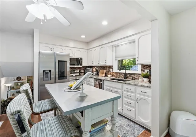 3rd image of 14224 S Cottonwood Dr, Olathe, KS 66062 | MLS# 2637200