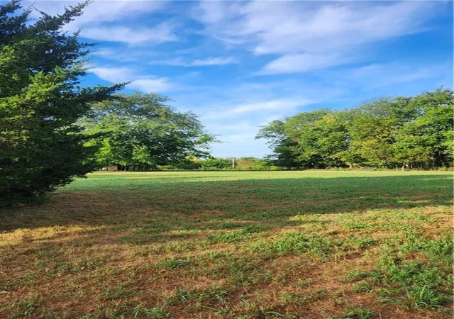 2nd image of 13 Texas Dr, Linn Valley, KS 66040 | MLS# 2637203