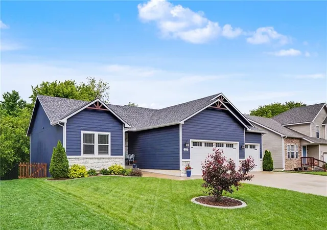 3rd image of 113 Hillside Dr, Baldwin City, KS 66006 | MLS# 2637205