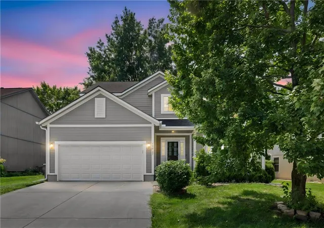 1st image of 15347 W 149th Ter, Olathe, KS 66062 | MLS# 2637206