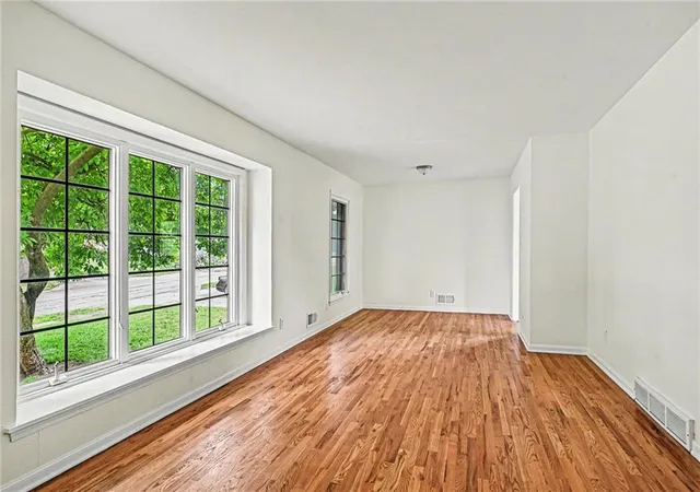 Photo 5 of Single family home for sale at 6111 E 108th Terrace, Kansas City, MO 64134 | MLS# 2637219 | Listing updated on 2026-08-25