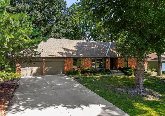 Photo 2 of Sale Pending at 18604 E 27th Street S, Independence, MO 64057 | MLS# 2637221 | Listing updated on 2026-09-07