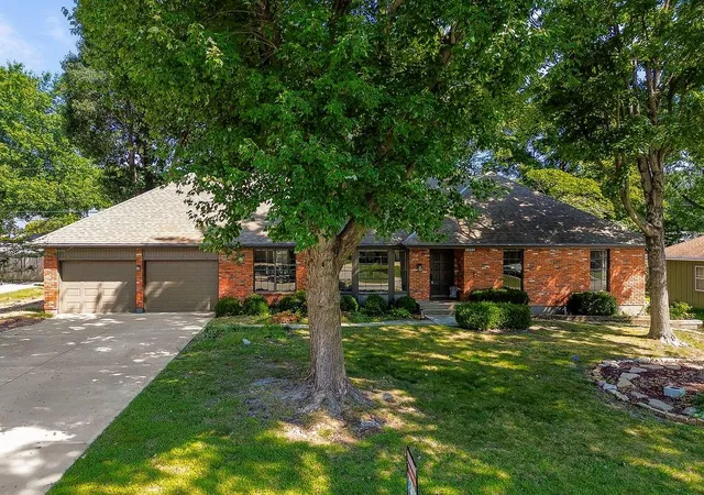 Photo 3 of Sale Pending at 18604 E 27th Street S, Independence, MO 64057 | MLS# 2637221 | Listing updated on 2026-09-07