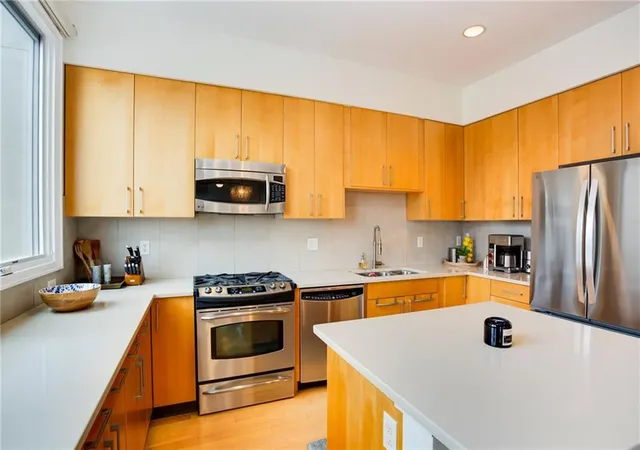 Photo 5 of Condo for sale at 4521 Wornall Rd #210, Kansas City, MO 64111 | MLS# 2637224 | Listing updated on 2026-08-28