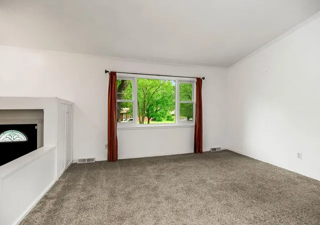 3rd image of 6534 Nw Hamer Dr, Kansas City, MO 64118 | MLS# 2637226