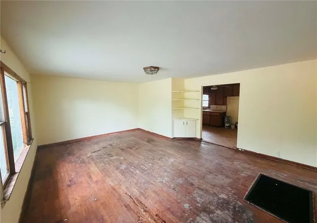 5th image of 310 N 4Th Ave, Columbus, KS 66725 | MLS# 2637230