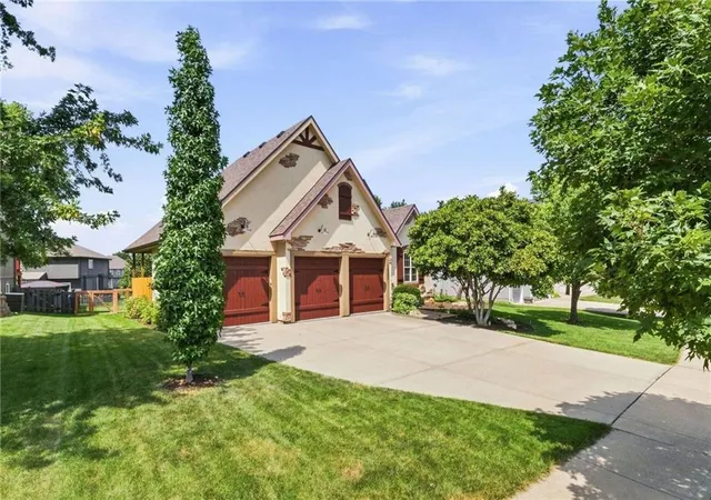 3rd image of 10230 Marion St, Lenexa, KS 66220 | MLS# 2637234