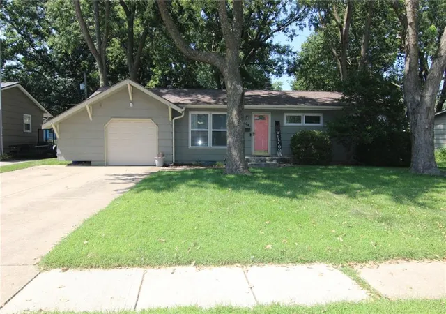 1st image of 7104 Melrose Ln, Shawnee, KS 66203 | MLS# 2637236