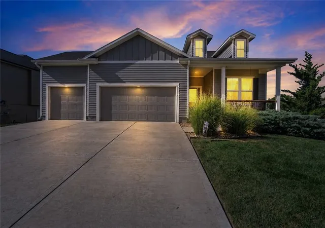 3rd image of 24814 W 144Th Ter, Olathe, KS 66061 | MLS# 2637238