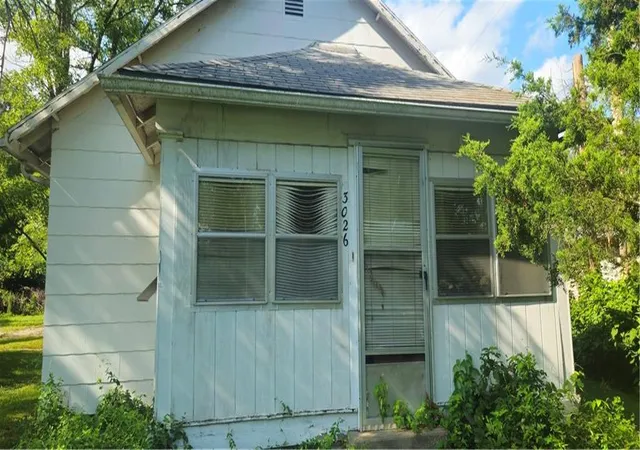 Photo 5 of Sale Pending at 3026 NE 37th Terrace, Kansas City, MO 64117 | MLS# 2637246 | Listing updated on 2026-08-25