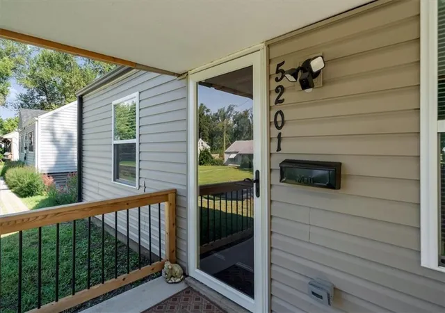 5th image of 5201 Locust Ave, Kansas City, KS 66106 | MLS# 2637247