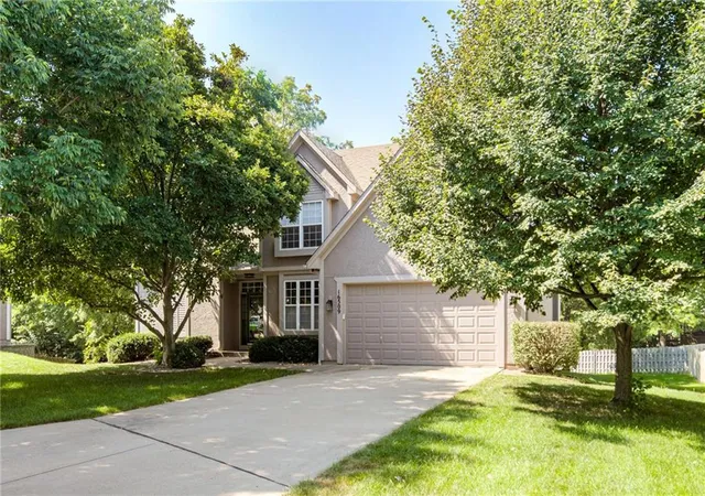 3rd image of 16509 W 80Th Ter, Lenexa, KS 66219 | MLS# 2637249
