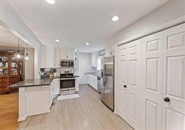 Photo 4 of Sale Pending at 5729 Parallel Pkwy, Kansas City, KS 66104 | MLS# 2637251 | Listing updated on 2026-09-03