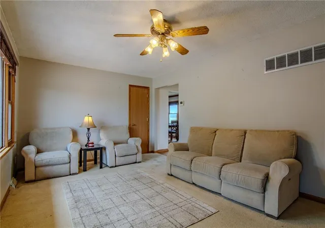 Photo 4 of Sale Pending at 561 SE 13 Highway, Warrensburg, MO 64093 | MLS# 2637259 | Listing updated on 2026-08-31