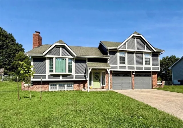 1st image of 7111 Michael Ln, Pleasant Valley, MO 64068 | MLS# 2637277