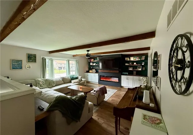 2nd image of 7111 Michael Ln, Pleasant Valley, MO 64068 | MLS# 2637277