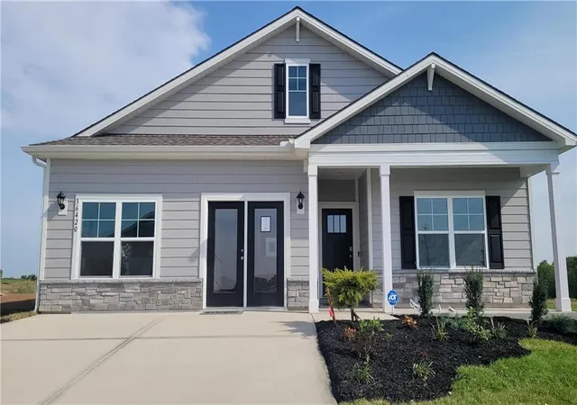 1st image of 36420 W 102nd Pl, De Soto, KS 66018 | MLS# 2637278