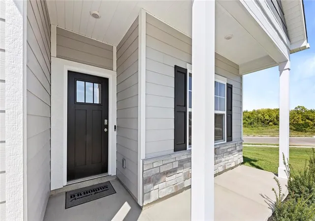 Photo 3 of Single family home for sale at 36420 W 102Nd Pl, De Soto, KS 66018 | MLS# 2637278 | Listing updated on 2026-10-16