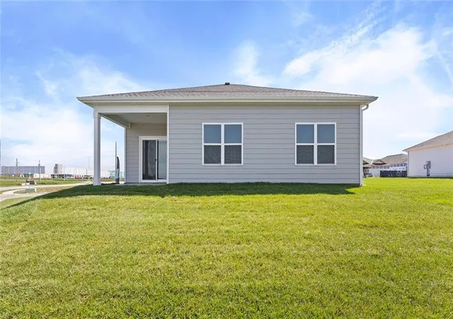 Photo 4 of Single family home for sale at 36420 W 102Nd Pl, De Soto, KS 66018 | MLS# 2637278 | Listing updated on 2026-10-16