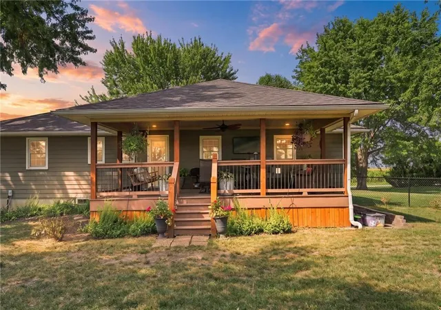 2nd image of 23265 W 287th Street, Paola, KS 66071 | MLS# 2637279