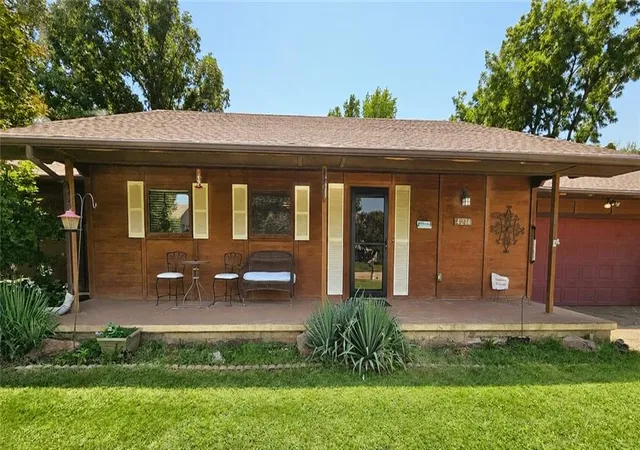Photo 3 of Single family home for sale at 4214 Belmont Cir, Saint Joseph, MO 64506 | MLS# 2637283 | Listing updated on 2026-09-05