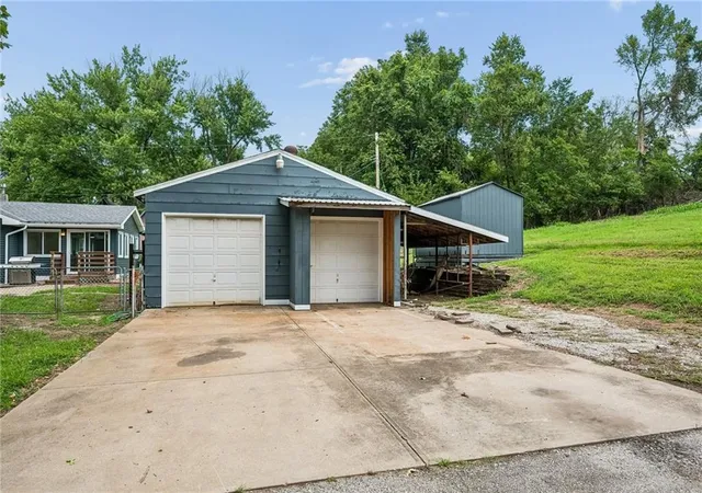 29th image of 3741 N Brighton Ave, Kansas City, MO 64117 | MLS# 2637286