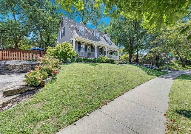 Photo 3 of Sale Pending at 6811 Rockhill Rd, Kansas City, MO 64131 | MLS# 2637291 | Listing updated on 2026-09-21