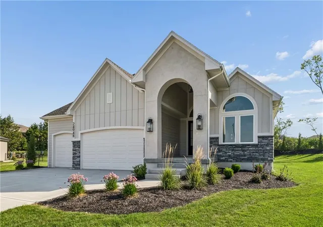 3rd image of 24948 W 98Th Pl, Lenexa, KS 66227 | MLS# 2637292