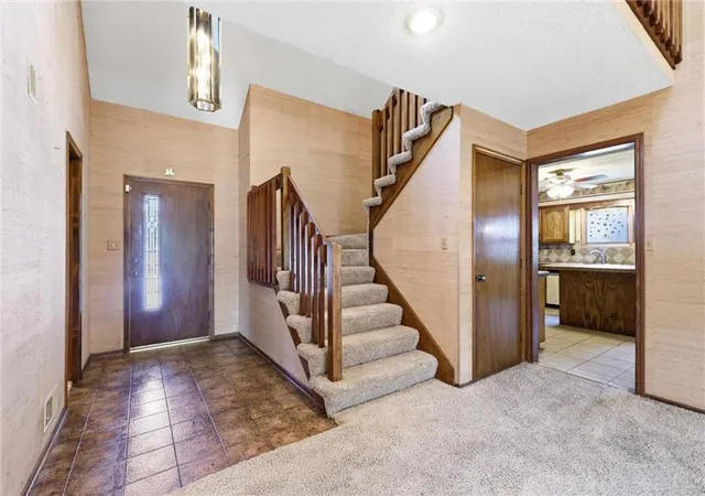 image of 8038 Monrovia St, Lenexa, KS 66215 | MLS# 2637297