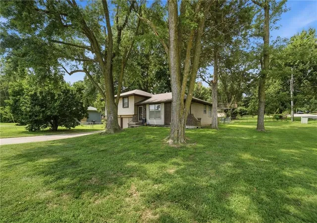 Photo 3 of Sale Pending at 1766 N 64th Terrace, Kansas City, KS 66102 | MLS# 2637307 | Listing updated on 2026-08-24