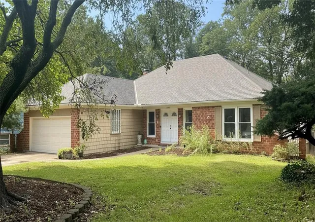 Photo 1 of Sale Pending at 10405 Baltimore Ave, Kansas City, MO 64114 | MLS# 2637309 | Listing updated on 2026-09-23