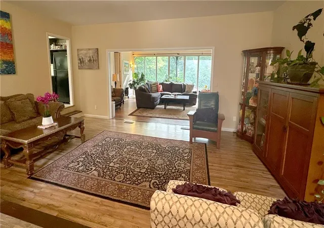 Photo 3 of Sale Pending at 10405 Baltimore Ave, Kansas City, MO 64114 | MLS# 2637309 | Listing updated on 2026-09-23