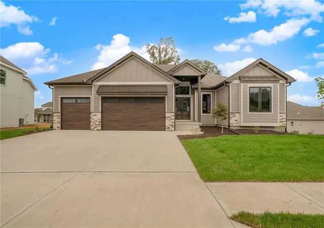 Photo 2 of Single family home for sale at 13548 Ter Park Dr, Kansas City, MO 64152 | MLS# 2637313 | Listing updated on 2026-09-08